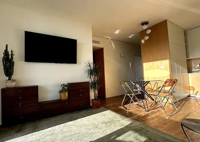 - With Ac, Parking And Balcony Apartment Porto