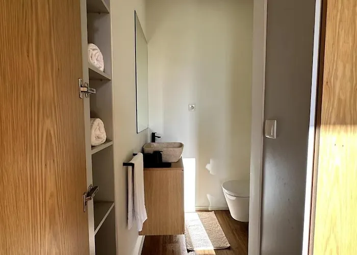 Apartment - With Ac, Parking And Balcony Porto