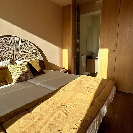 - With Ac, Parking And Balcony * Porto