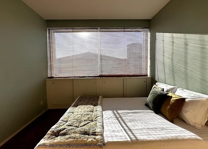 - With Ac, Parking And Balcony * 波尔图