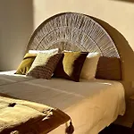 - With Ac, Parking And Balcony Oporto