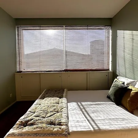 - With Ac, Parking And Balcony * Porto