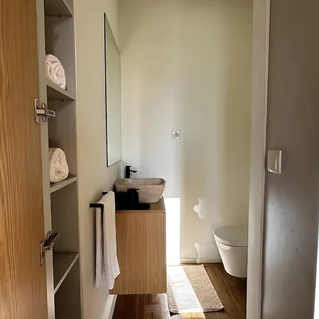 Apartment - With Ac, Parking And Balcony Porto