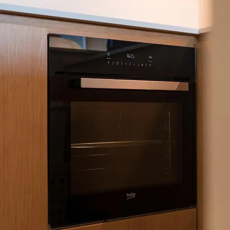 Apartman - With Ac, Parking And Balcony