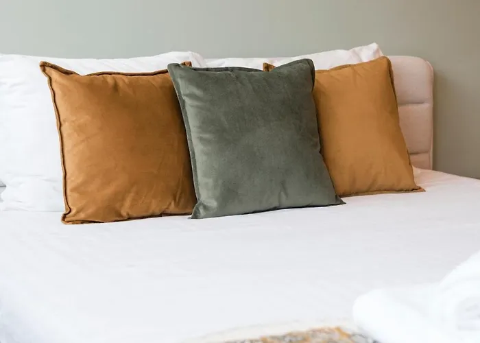 - With Ac, Parking And Balcony Apartamento